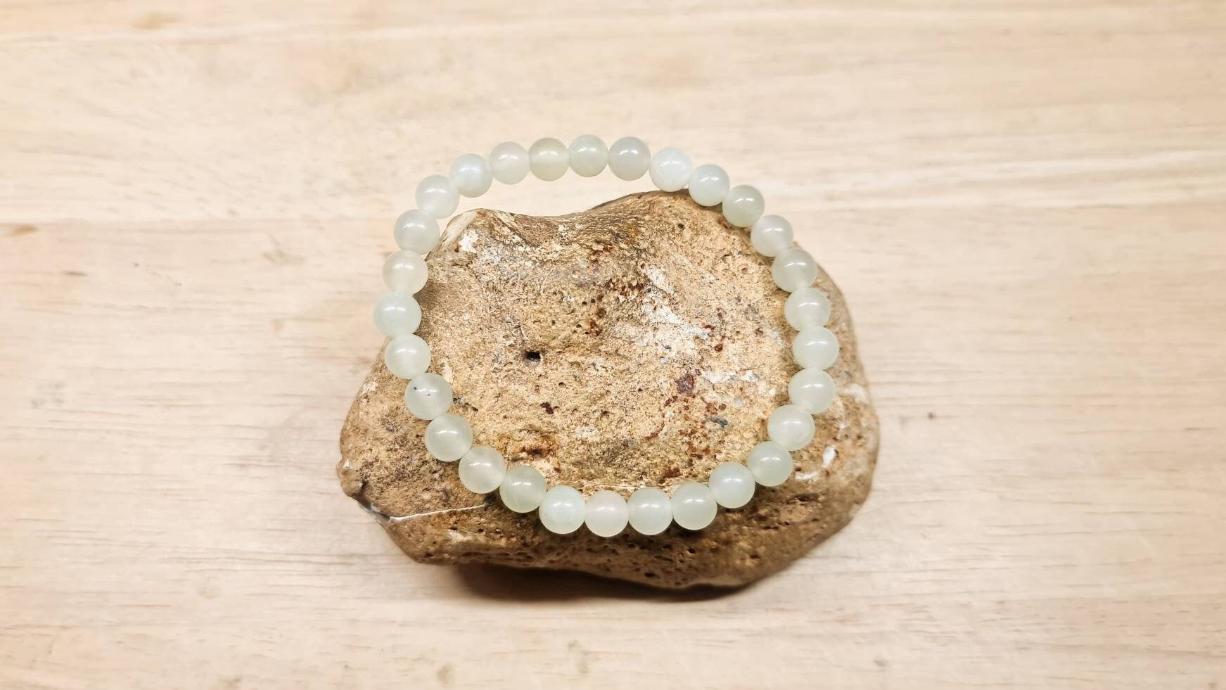 New Jade Bracelet. Serpentine Bracelet. Elastic Stretch Bracelets Forwomen. Reiki Jewelry Uk. Green Gemstone New Jade Bracelet. Serpentine Bracelet. Elastic Stretch Bracelets Forwomen. Reiki Jewelry Uk. Green Gemstone