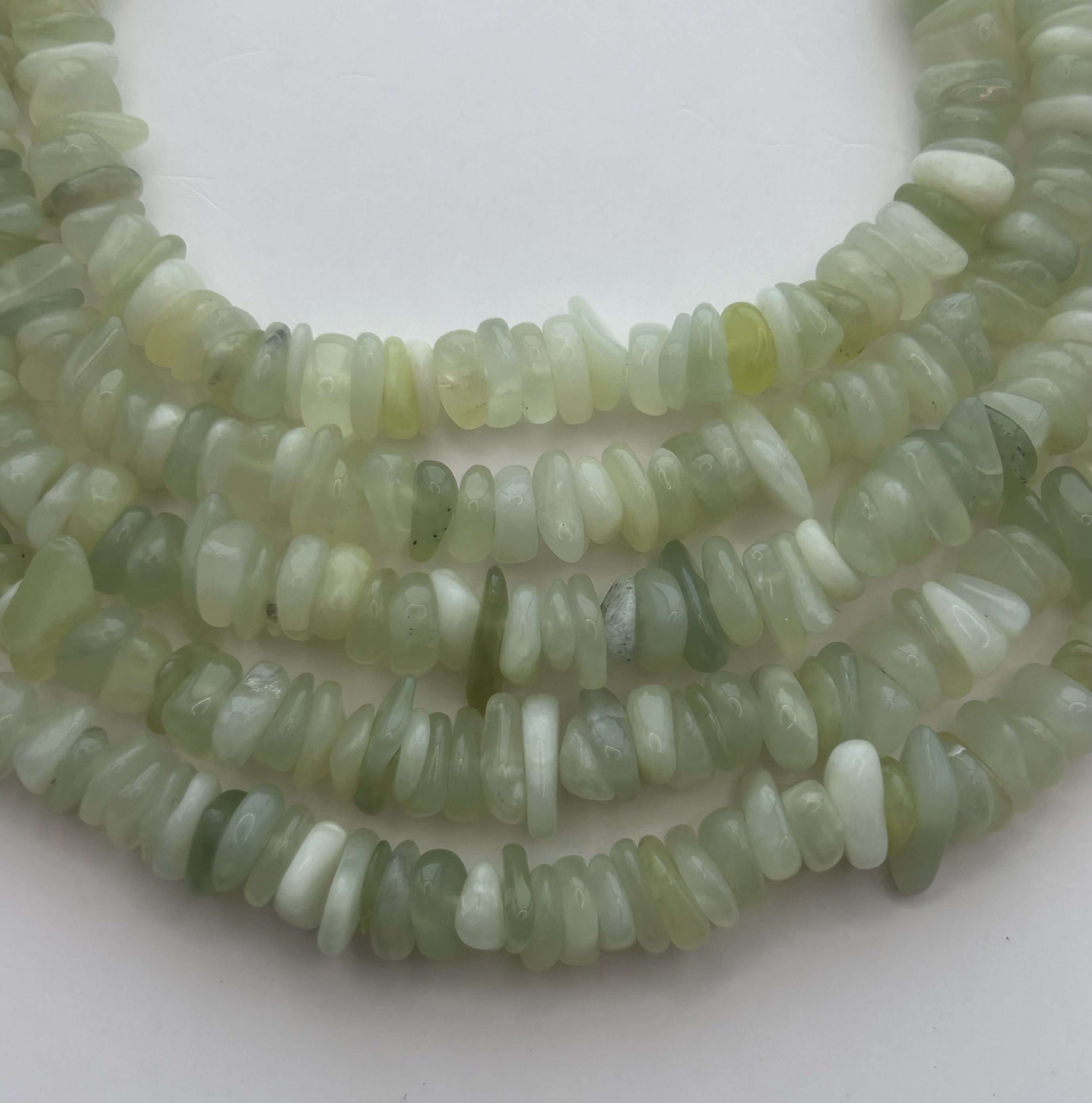 Serpentine Gemstone Chip Beads. 15" Strand Of 10-12mm Thick Chip Beads. Irregular Slices. New Jade. Serpentine Gemstone Chip Beads. 15" Strand Of 10-12mm Thick Chip Beads. Irregular Slices. New Jade.