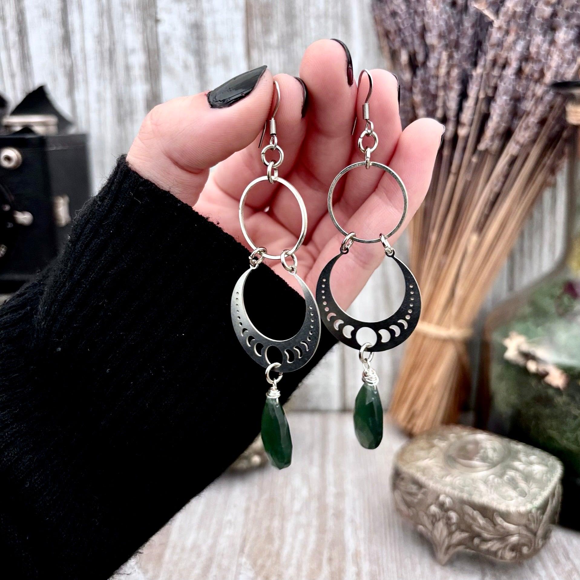 Stainless Steel Serpentine Moon Phases Hoop Earrings / Long Dangle Earrings Stainless Steel Serpentine Moon Phases Hoop Earrings / Long Dangle Earrings