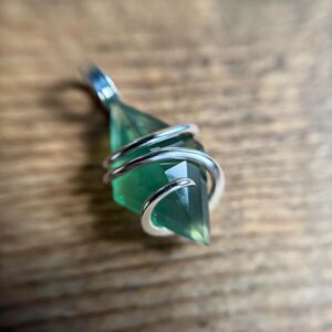 Faceted serpentine in sterling silver pendant