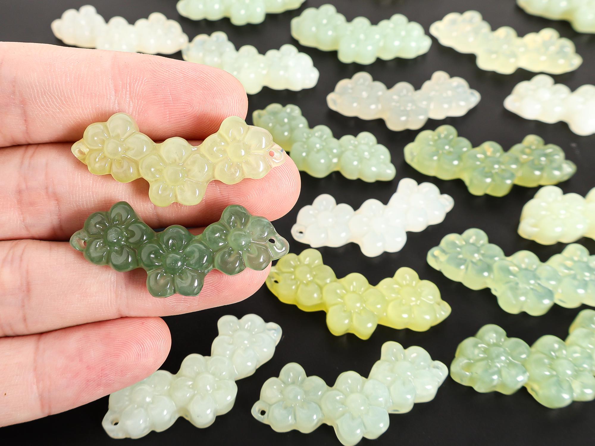 Hand-carved Smooth-surface Flower Serpentine Jade Pendant Natural One Of A Kind Gemstone Neckalce