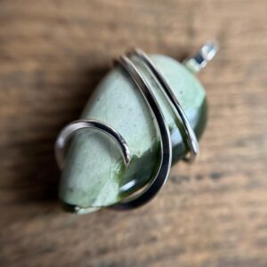 Serpentine in sterling silver pendant