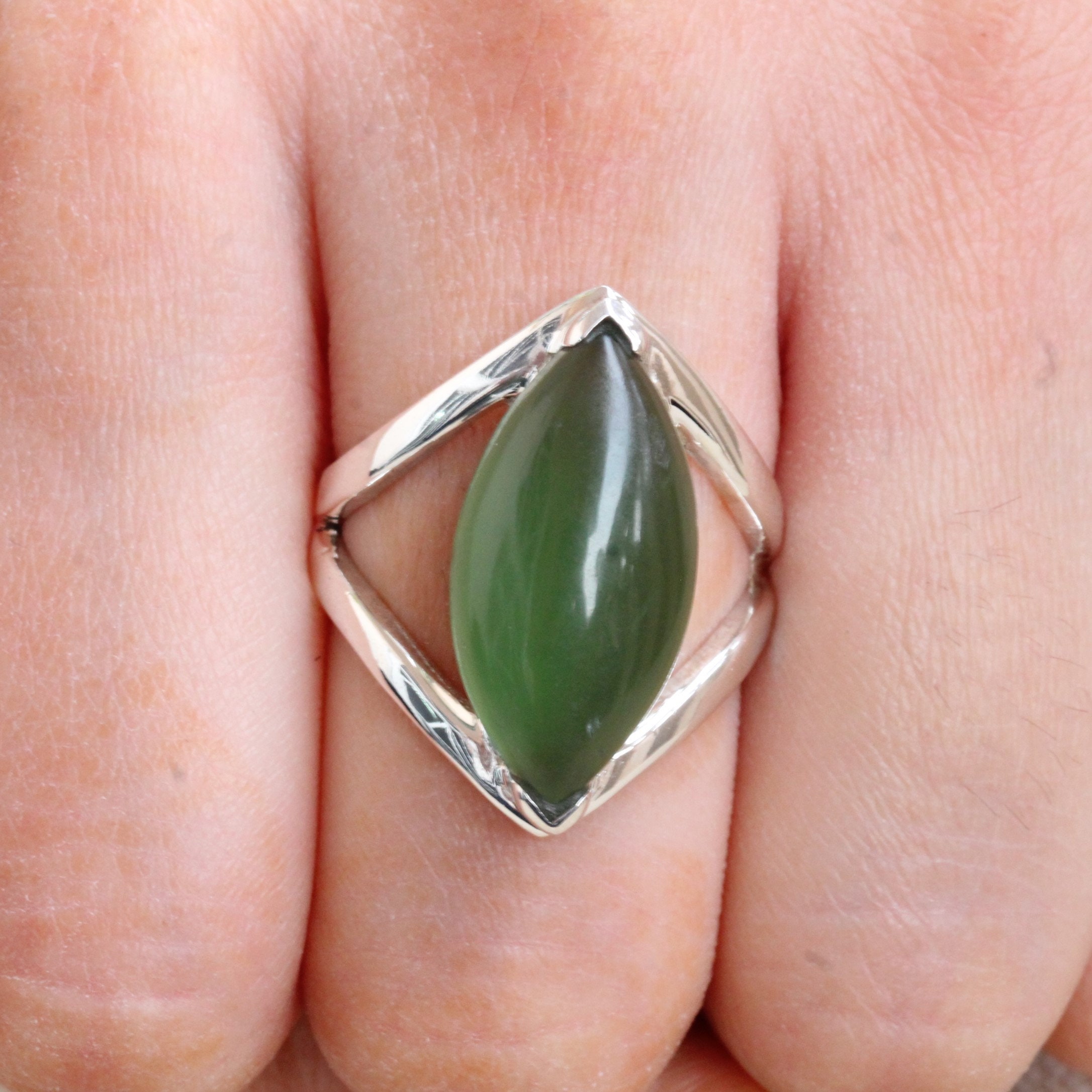 Handmade Sterling Silver Serpentine Ring: Green Gemstone Jewelry