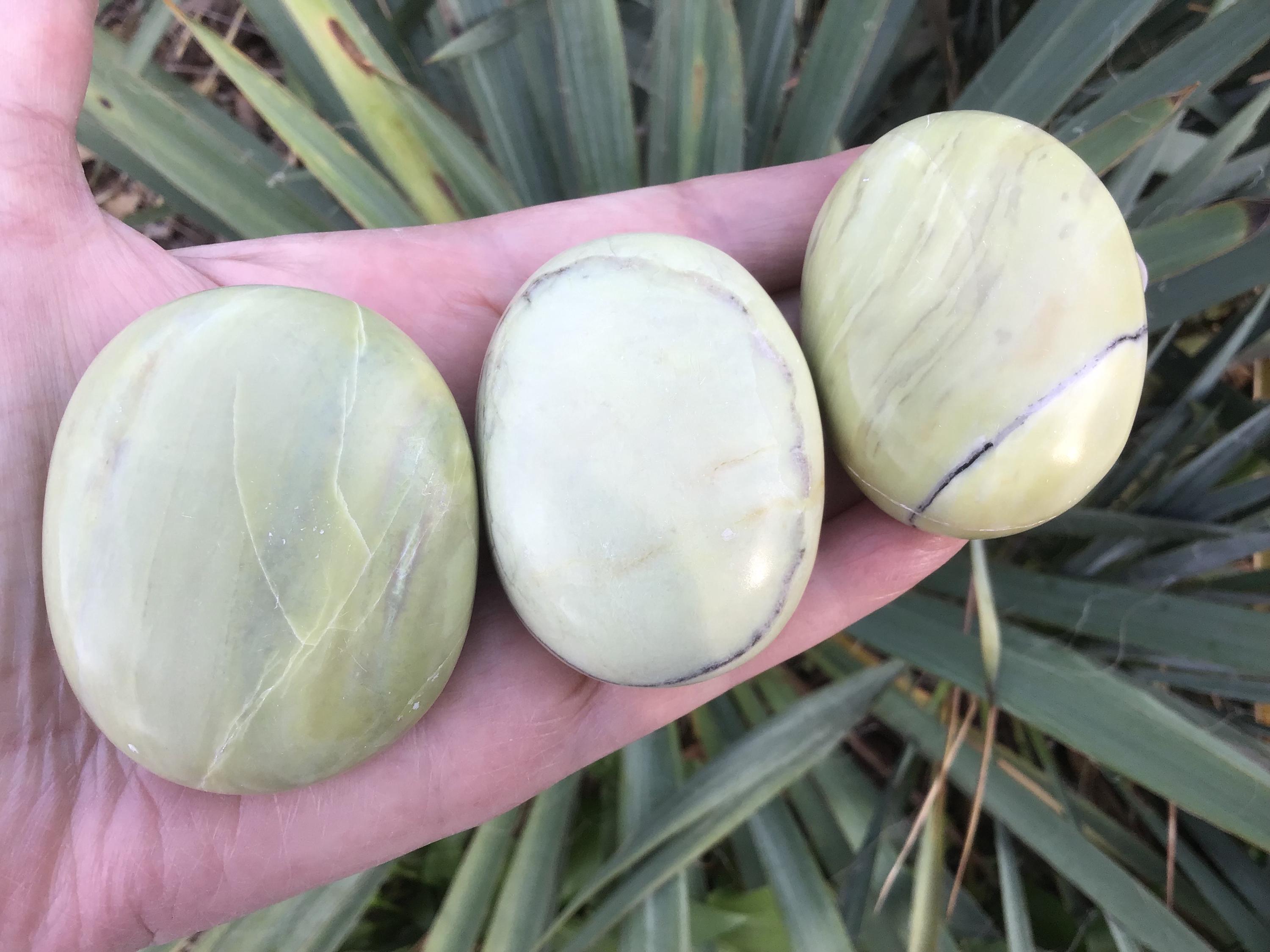 Serpentine Infinite Crystal Palm Stone 1.85”-2.25” Serpentine Infinite Crystal Palm Stone 1.85”-2.25”