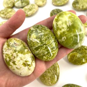 Green Serpentine Palm Stone | Polished Crystal Worry Stone (Heart Chakra)