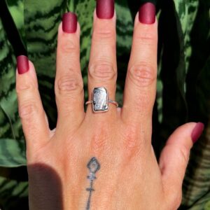 Natural Shungite ring in sterling silver - for repelling EMF & negativity + detoxifying the body - size 6.65 Natural Shungite ring in sterling silver - for repelling EMF & negativity + detoxifying the body - size 6.65