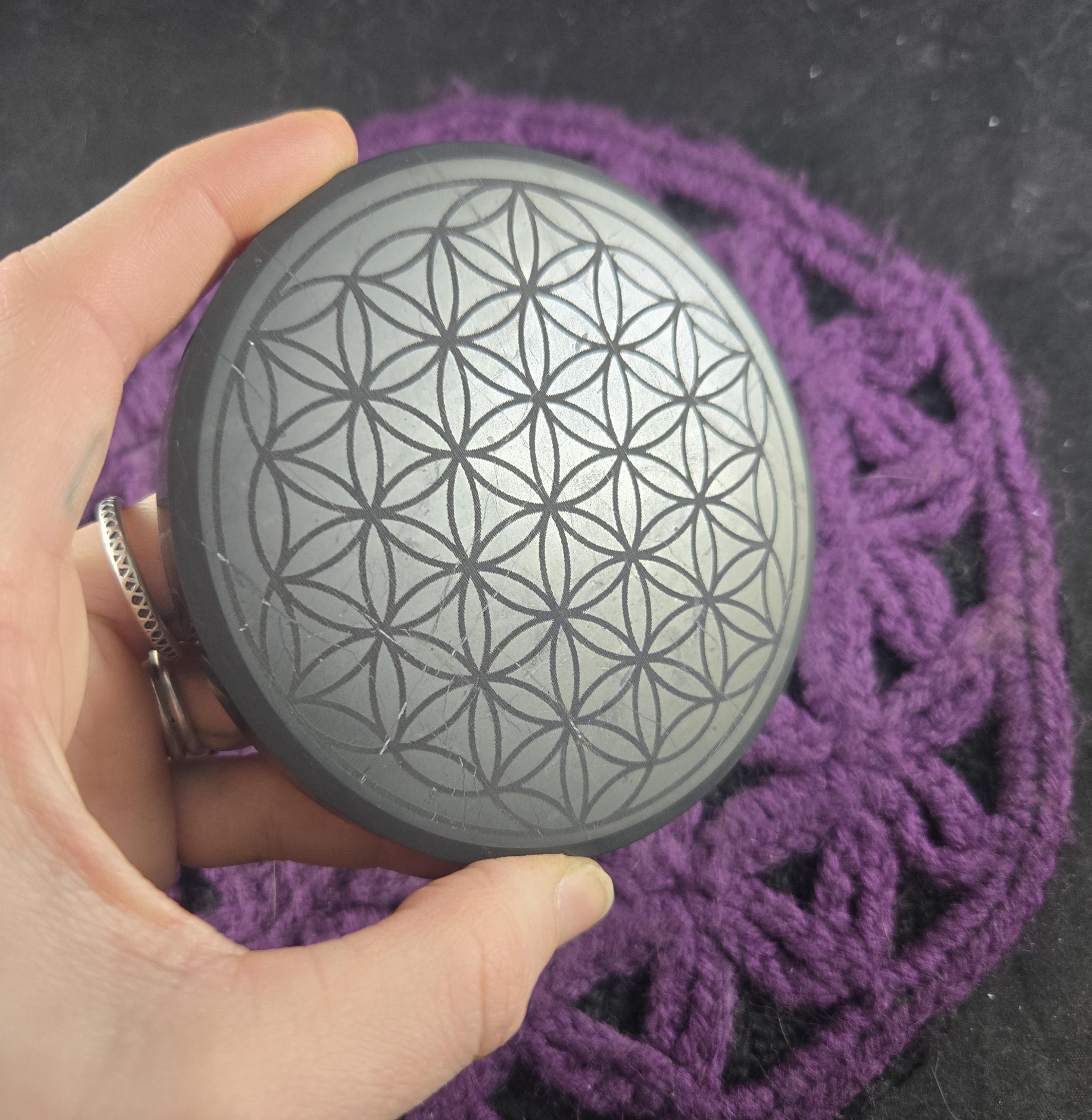 Etched Shungite Circle Flower Of Life Etching Slab Polished Crystals Charging Plate Black Moonchild Starseed Circular Round Disc