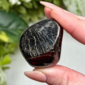 Shungite Palmstone | 17g | - #3 (polished Black Noble Pocket Stone Palm, Emf Protection, Root Chakra, Grounding) Shungite Palmstone | 17g | - #3 (polished Black Noble Pocket Stone Palm, Emf Protection, Root Chakra, Grounding)