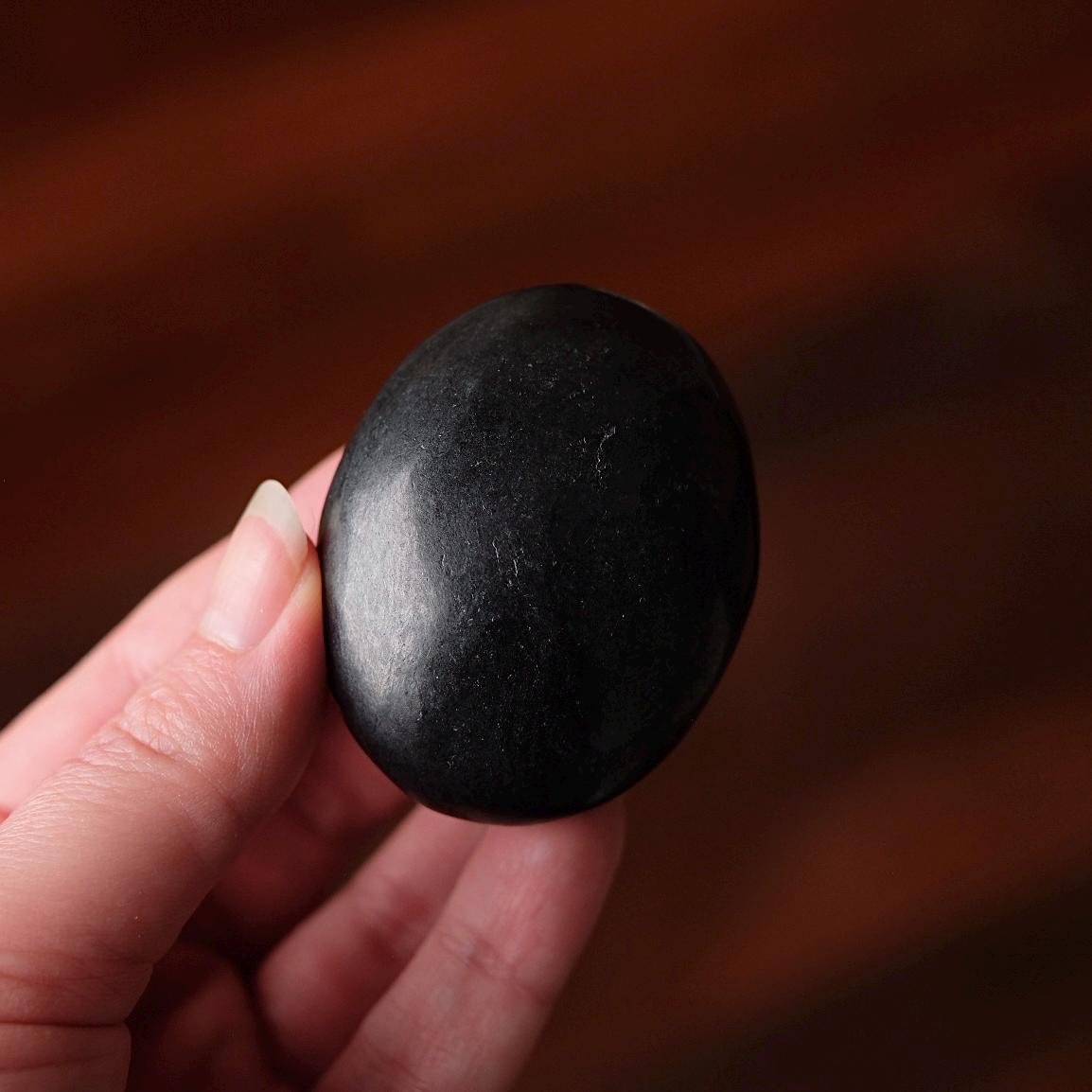 Shungite Palm , Shungite Crystal Palmstone