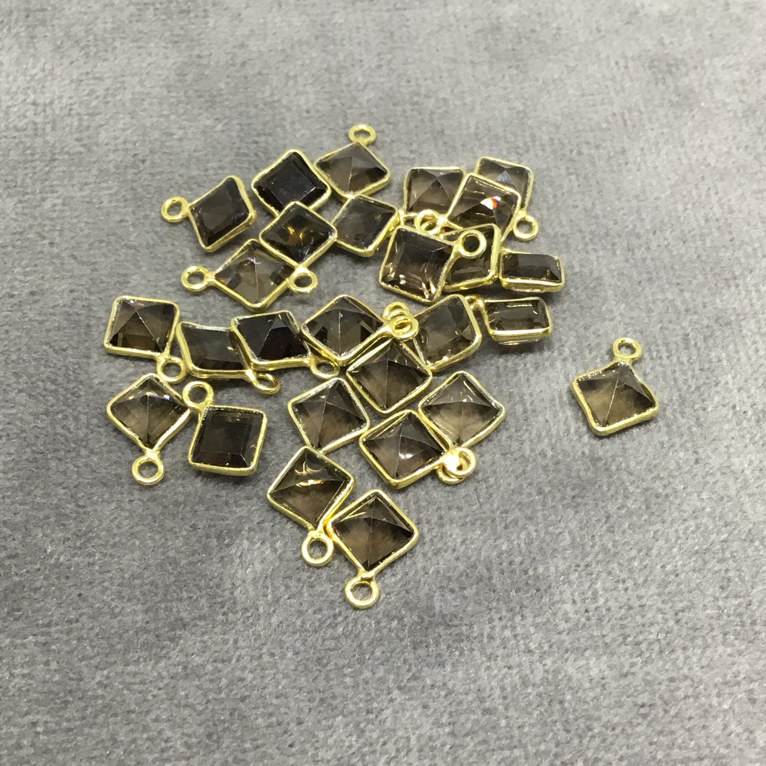 Smoky Quartz Sterling Silver Bezel Pendants: Diamond Cut Stone, 5mm (bulk Pack Of 6) Smoky Quartz Sterling Silver Bezel Pendants: Diamond Cut Stone, 5mm (bulk Pack Of 6)