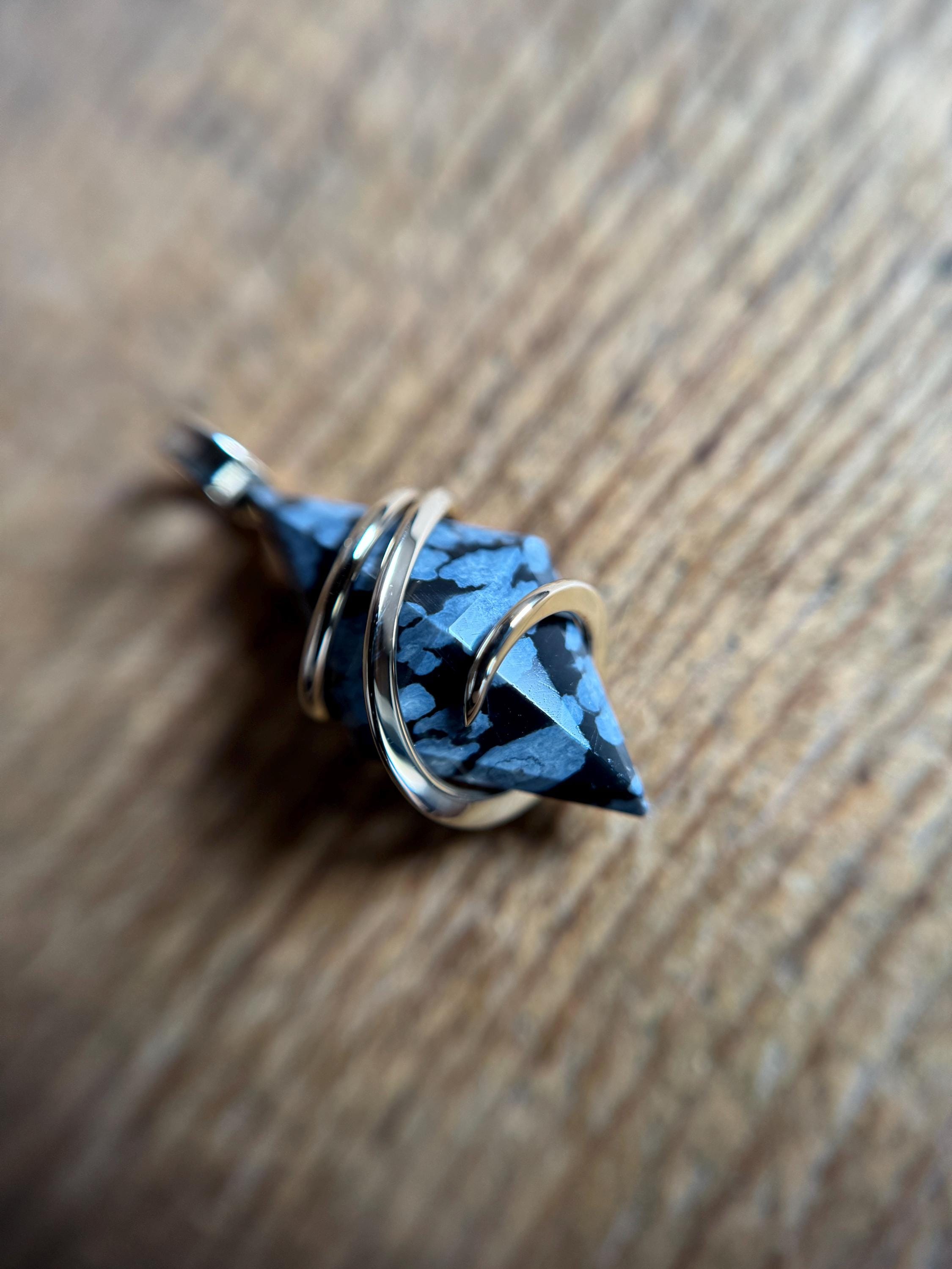 Faceted Snowflake Obsidian In 14k Gold Pendant Faceted Snowflake Obsidian In 14k Gold Pendant