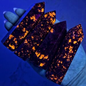 Yooperlite Point | S, L | - (polished Brown Crystal Tower, Healing Stone, Uv Reactive Sodalite)