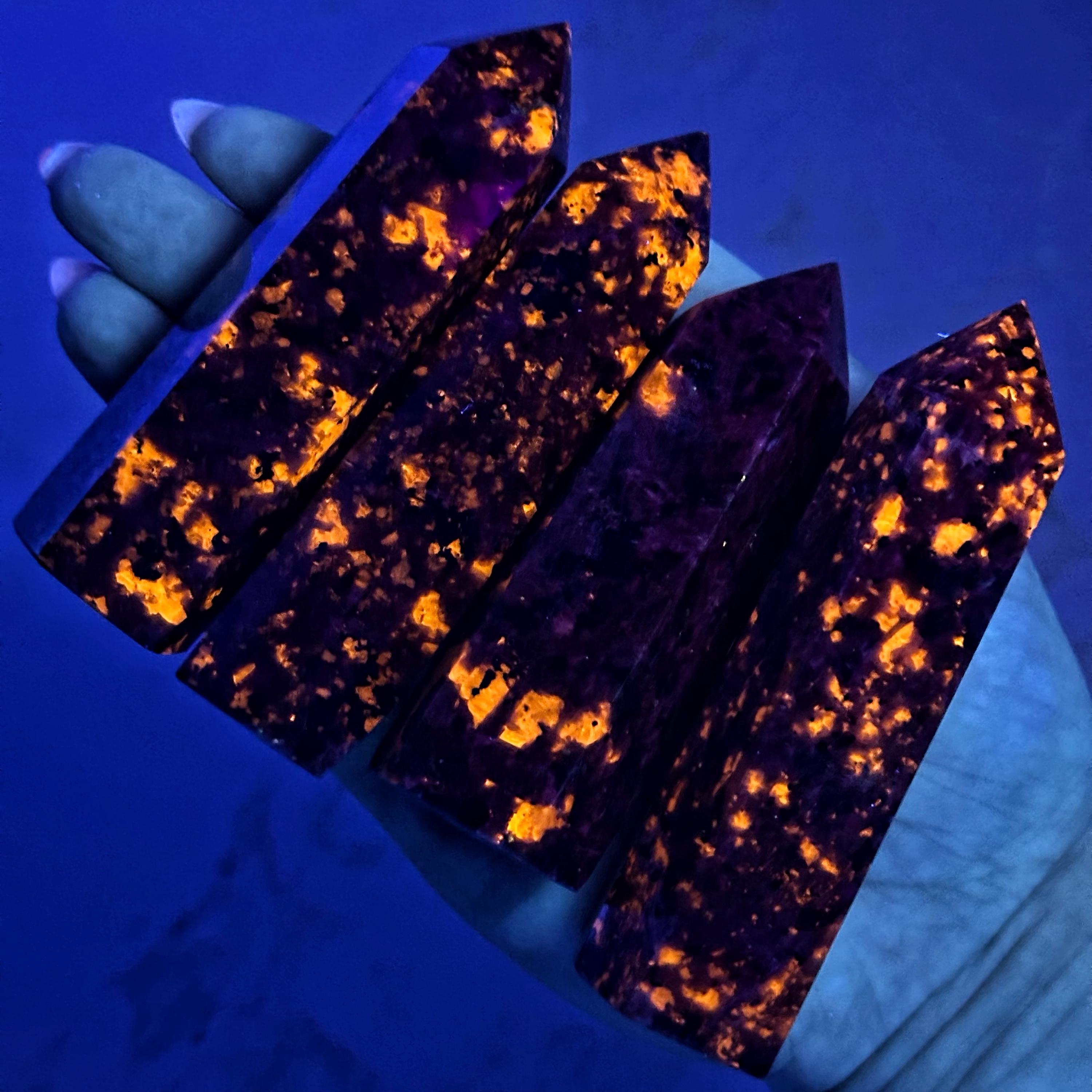 Yooperlite Point | S, L | - (polished Brown Crystal Tower, Healing Stone, Uv Reactive Sodalite)