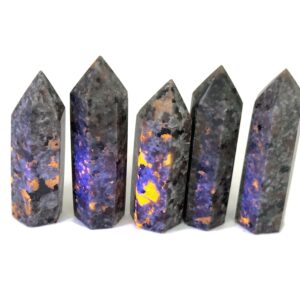 Yooperlite Obelisk Tower Stone - Fluorescent Sodalite Gemstone Tower - Meditation Gemstone - Crystal Gifts - Home Crystal Decor - Tw1118