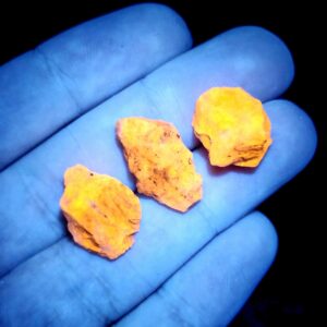 Afghanite Uv Reactive Raw Crystal - Afghanite Stone Specimen - Fluorescent Sodalite
