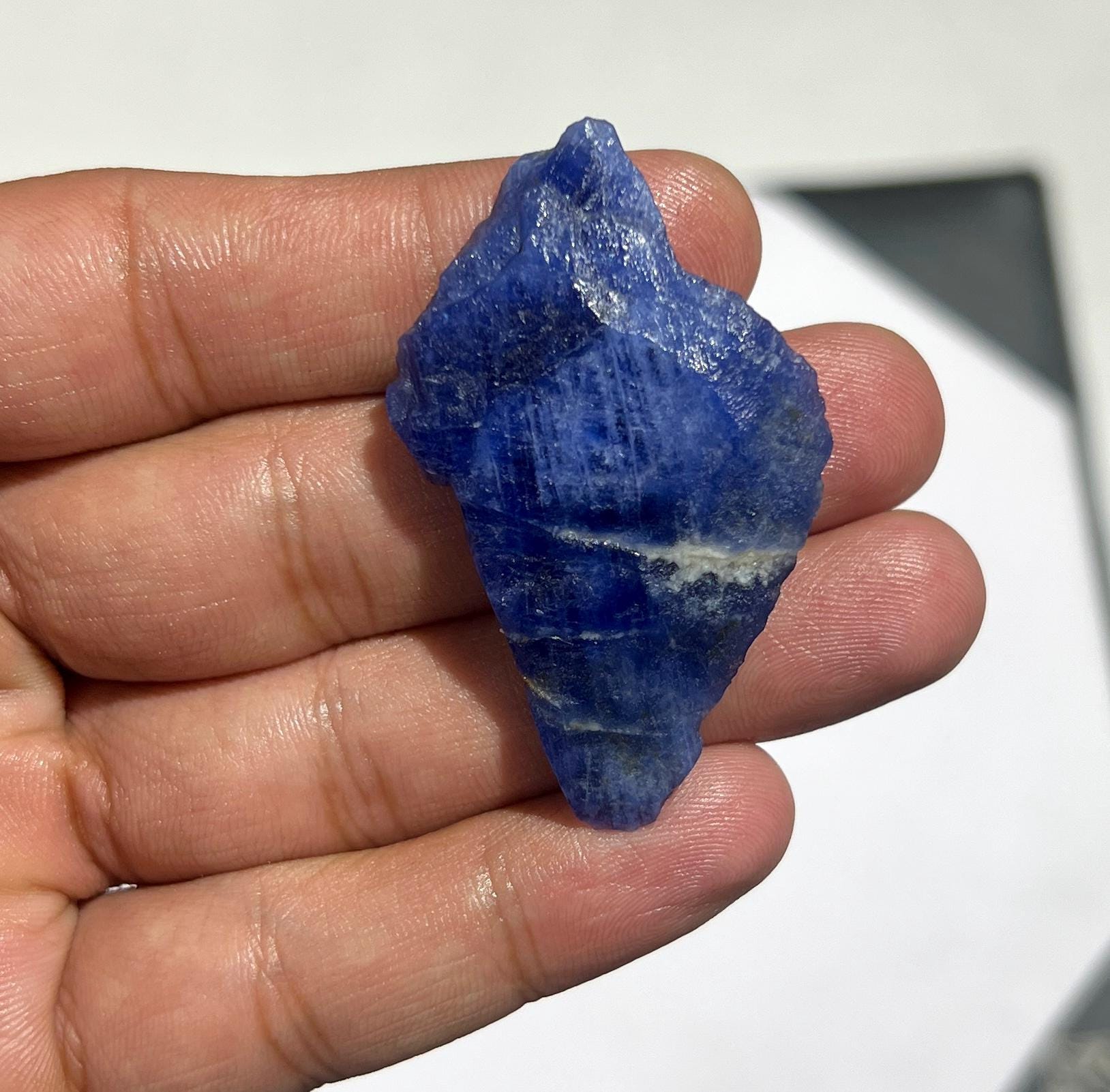Raw Sodalite Rough Stone | Natural Blue Crystal 15.4g 58x32x10mm Raw Sodalite Rough Stone | Natural Blue Crystal 15.4g 58x32x10mm