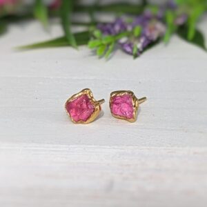 Pink Spinel Stud Earrings, Raw Pink Spinel Earrings, Pink Crystal Earrings, Pink Studs, Dainty Gold Earrings, Spinel Jewelry, Gift For Her