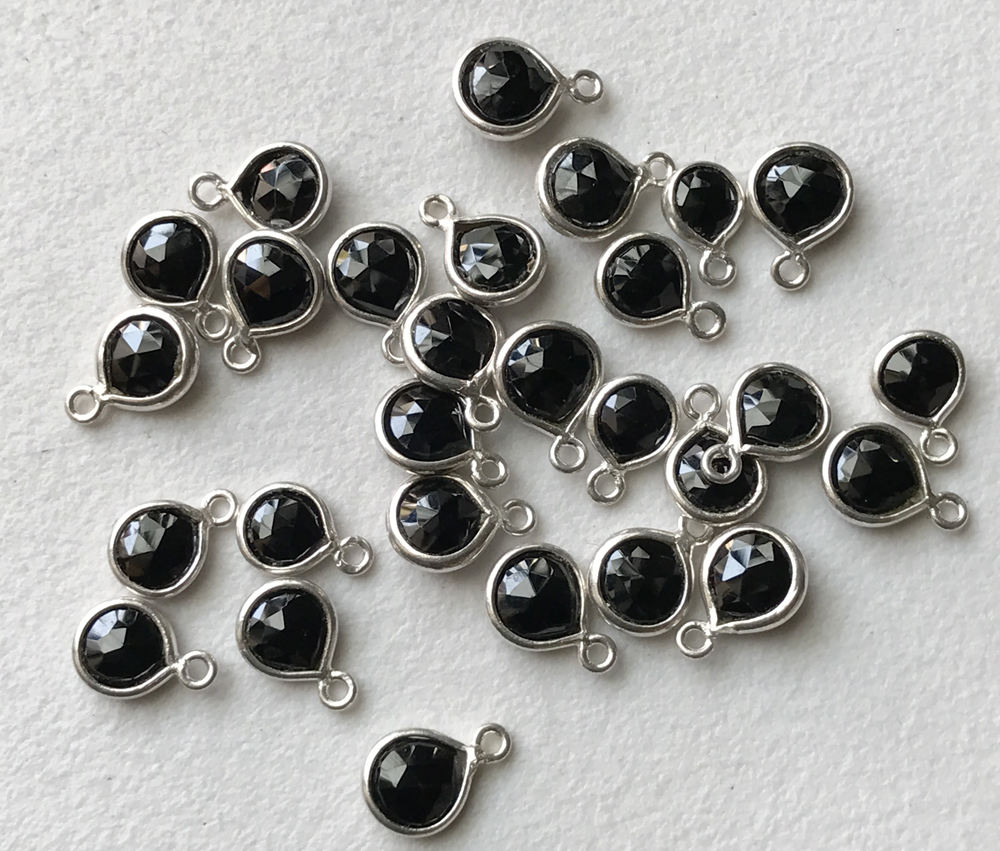7-9mm Black Spinel Bezel Connectors, 5 Pcs Black Spinel Faceted Heart Both Side Cut 925 Silver Connector, Single Loop Connector - Ks3267 7-9mm Black Spinel Bezel Connectors, 5 Pcs Black Spinel Faceted Heart Both Side Cut 925 Silver Connector, Single Loop Connector - Ks3267