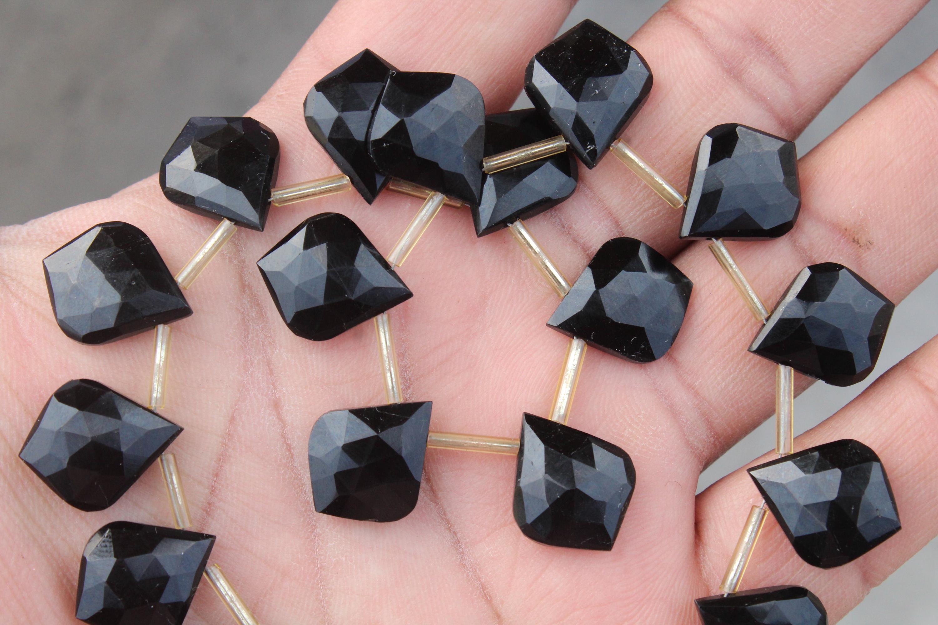 Black Spinel Gemstone Faceted Briolette Beads | 10-piece Leaf-shaped I Size—15x18 Mm | Jewelry Setting (c542) Black Spinel Gemstone Faceted Briolette Beads | 10-piece Leaf-shaped I Size—15x18 Mm | Jewelry Setting (c542)