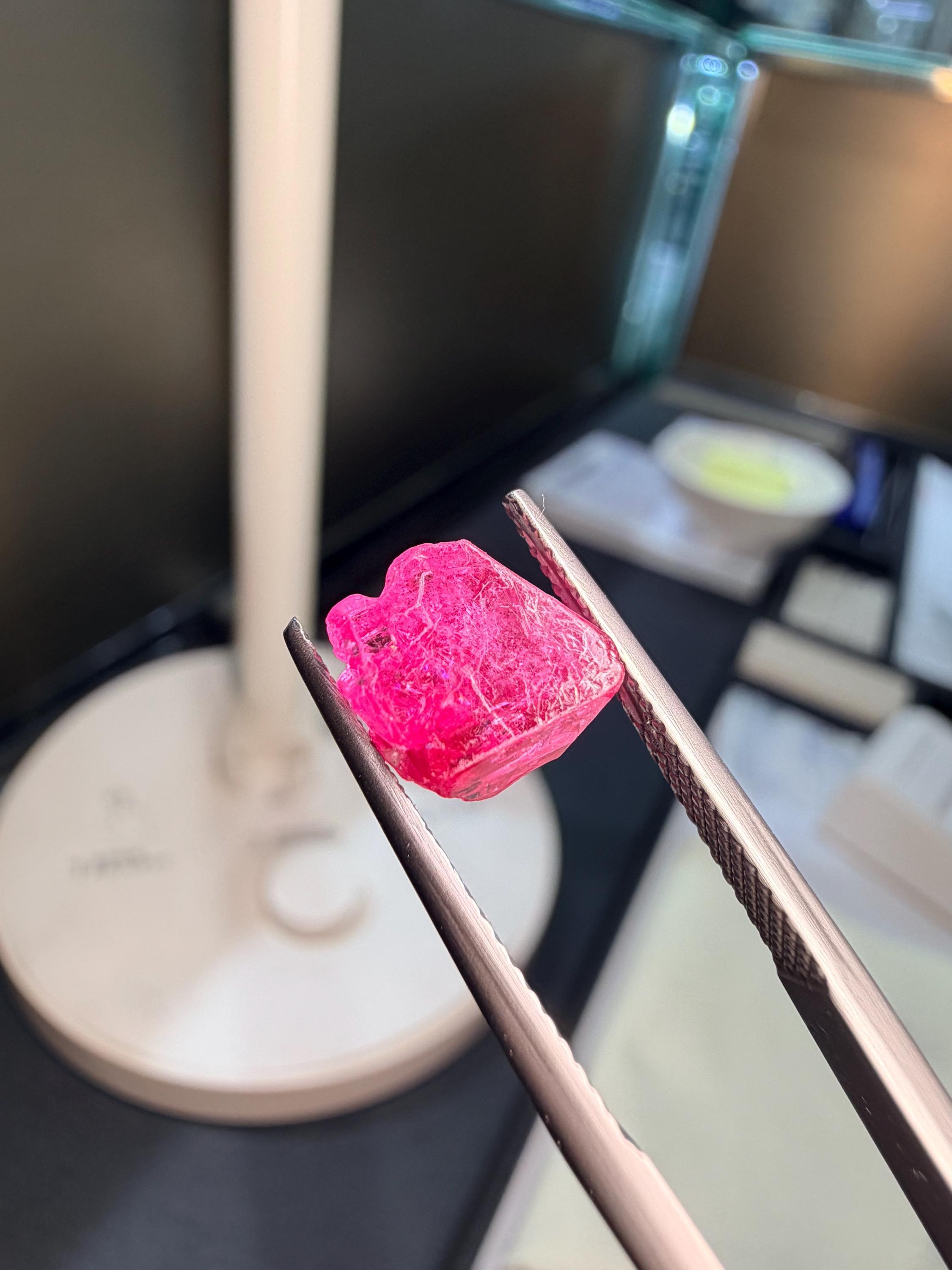 Natural Mehenge Spinel Rough, Good Quality Raw Spinel Gemstone, Jewelry Making, (0.94 Gram)