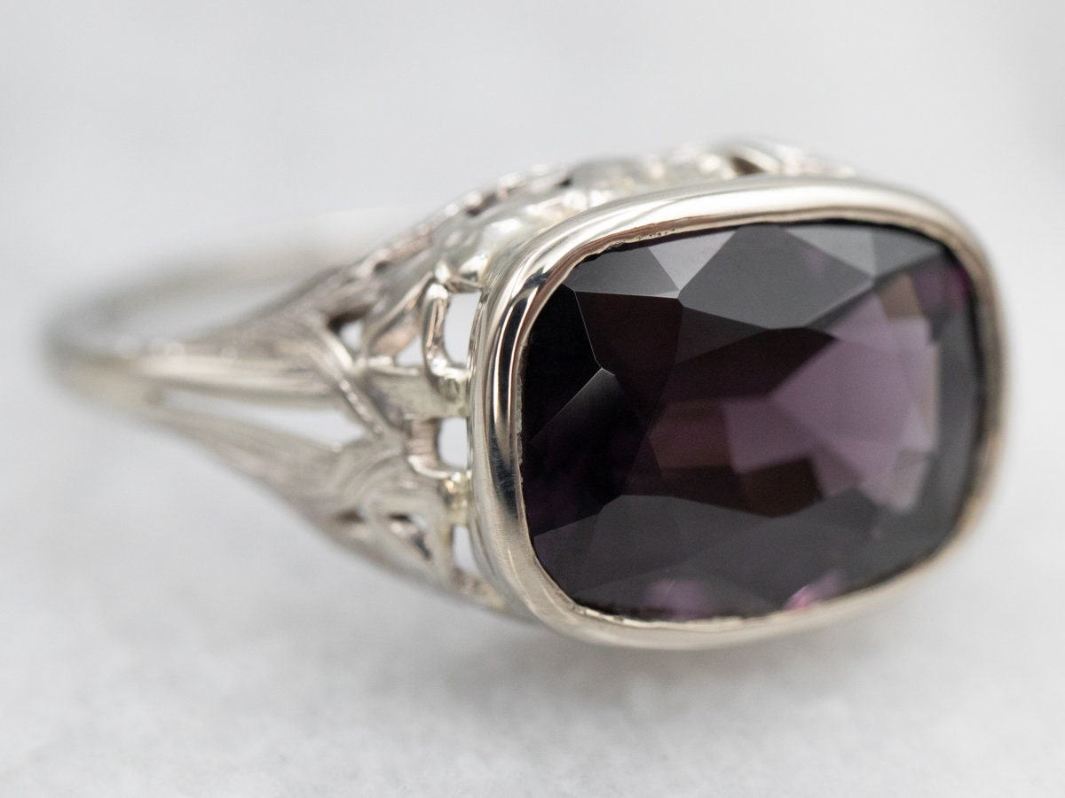 18k White Gold Cushion Cut Spinel East-west Ring 18k White Gold Cushion Cut Spinel East-west Ring