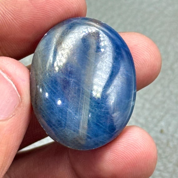 Blue Star Sapphire Cabochon: 80.5 Carat Sheen Gemstone (29x23x10mm