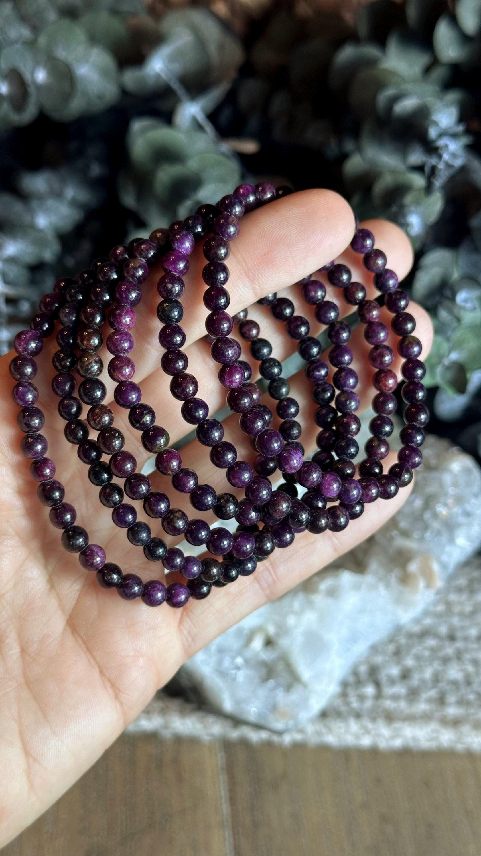 5mm Stichtite Bracelet: Crystal Gemstone 5mm Stichtite Bracelet: Crystal Gemstone