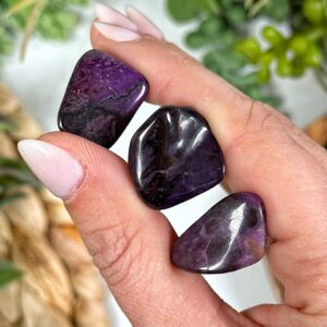 Sugilite Tumble | 1-6g | - No. 334 (polished Purple Crystal Pocket Stone, Third Eye Chakra, Balance)