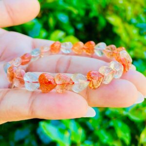 Arusha Crystal Heart Bracelet: Flashy Sunstone Gemstone Bead