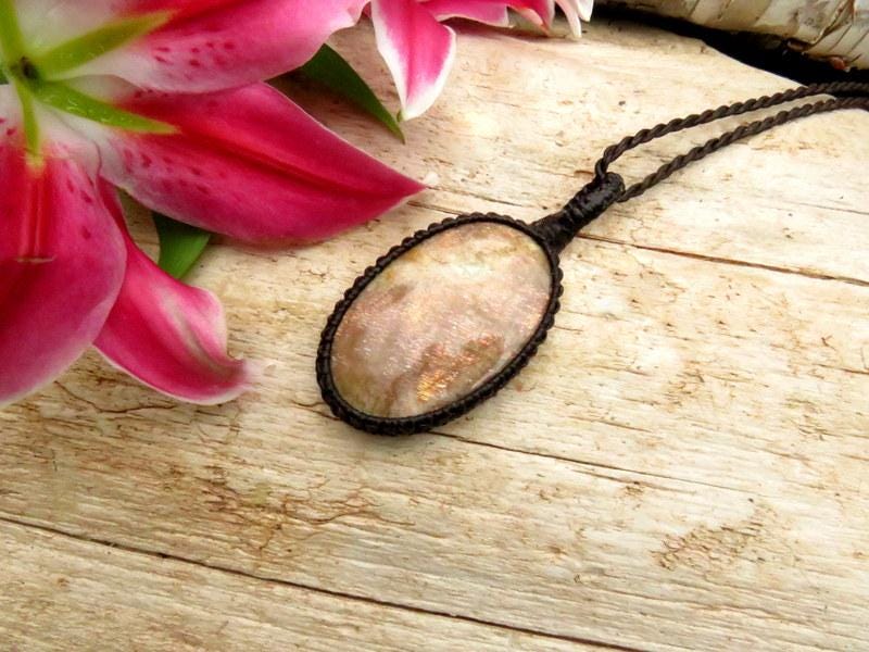 Sunstone Macrame Necklace, Sunstone Necklace, Gift Ideas For The Supernaturalist, Sunstone Meaning, Libra Crystals, Vacation Necklace