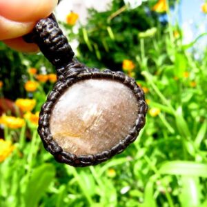 Sunstone macrame necklace, sunstone necklace, Healing gemstone jewelry, Sunstone meaning, Libra crystals, macrame necklace, gemstone jewelry