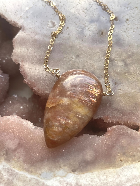 Rainbow Lattice Sunstone Pendant Necklace: 14kt Gold Filled Chain