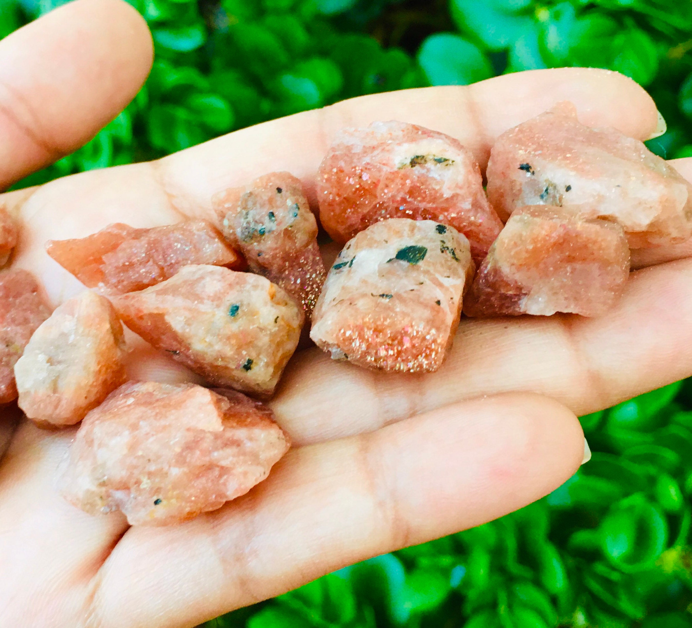 Raw Sunstone Crystal: Natural Glitter Gemstone Mineral