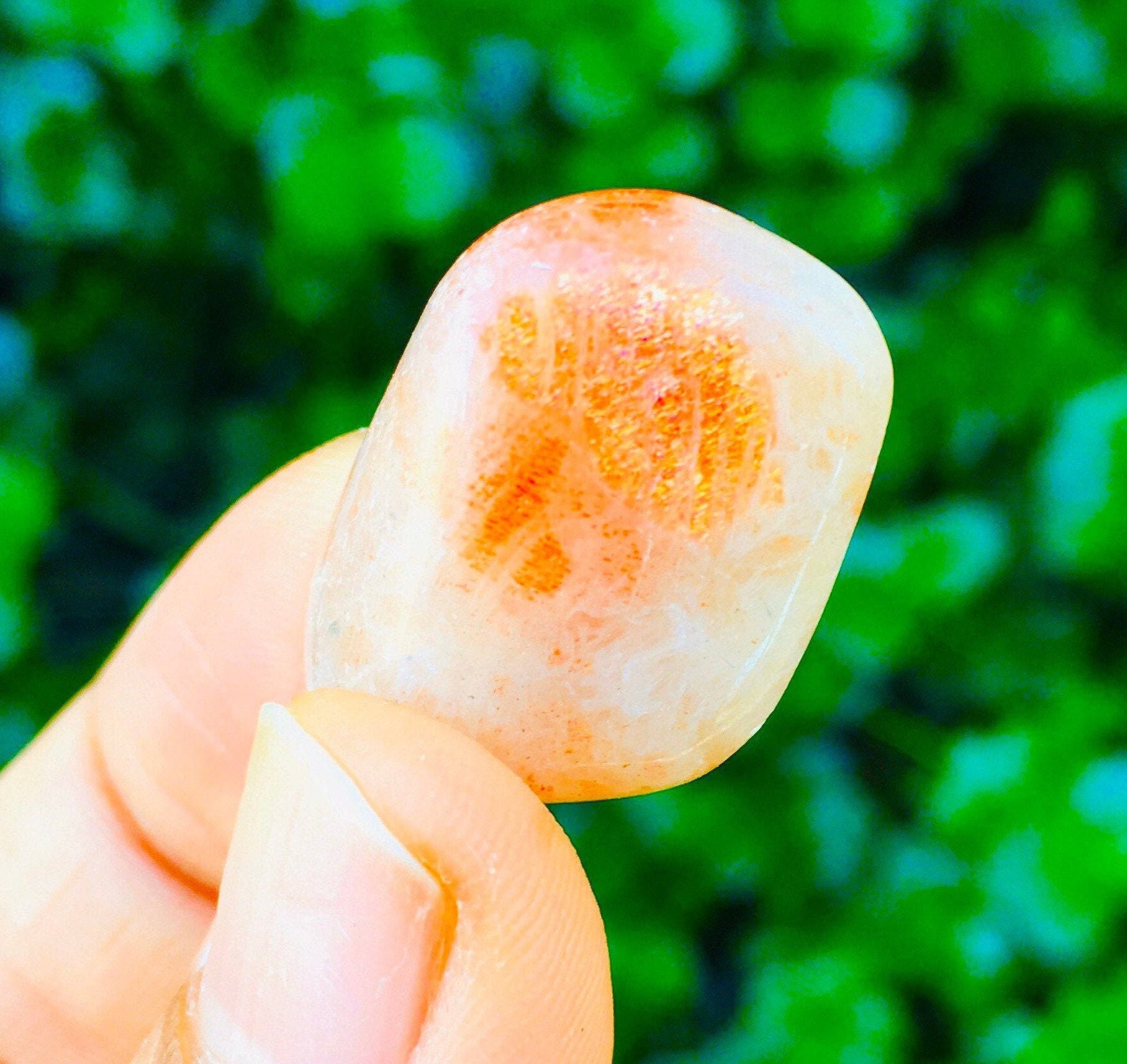 Tumbled Orange Sunstone Crystal: Polished Gemstone (13-20mm) Tumbled Orange Sunstone Crystal: Polished Gemstone (13-20mm)