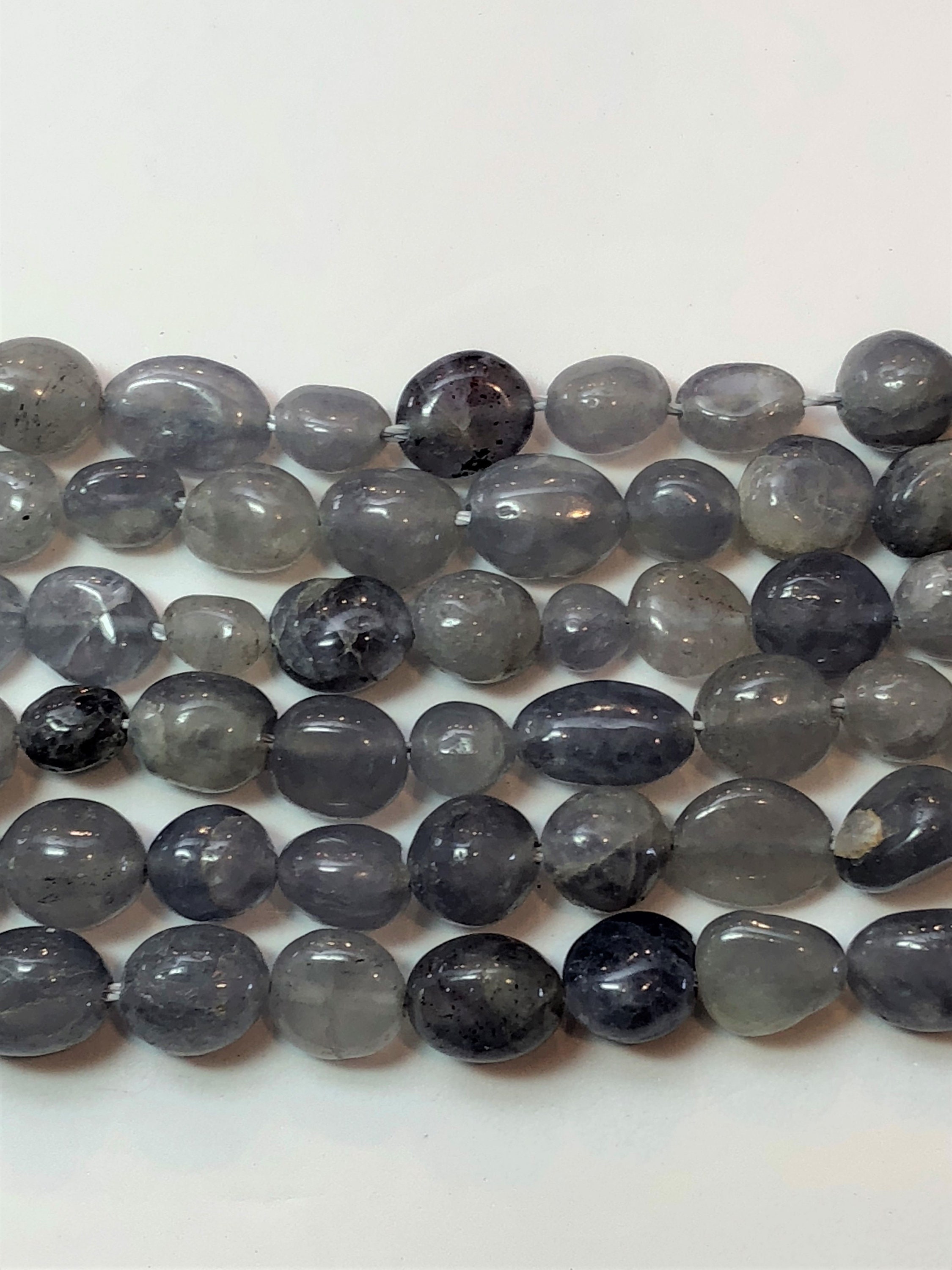 8-9mm Pale Tanzanite Free Form Nugget Gemstone Beads. Full 15" Strand Of Pale Periwinkle Blue Beads. Low Grade Tanzanite.