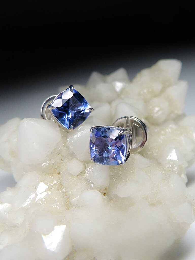 On Hold: Tanzanite Gold Studs Earrings Jewelry 18k Gold Gift Tanzanite December Birthstone Unisex
