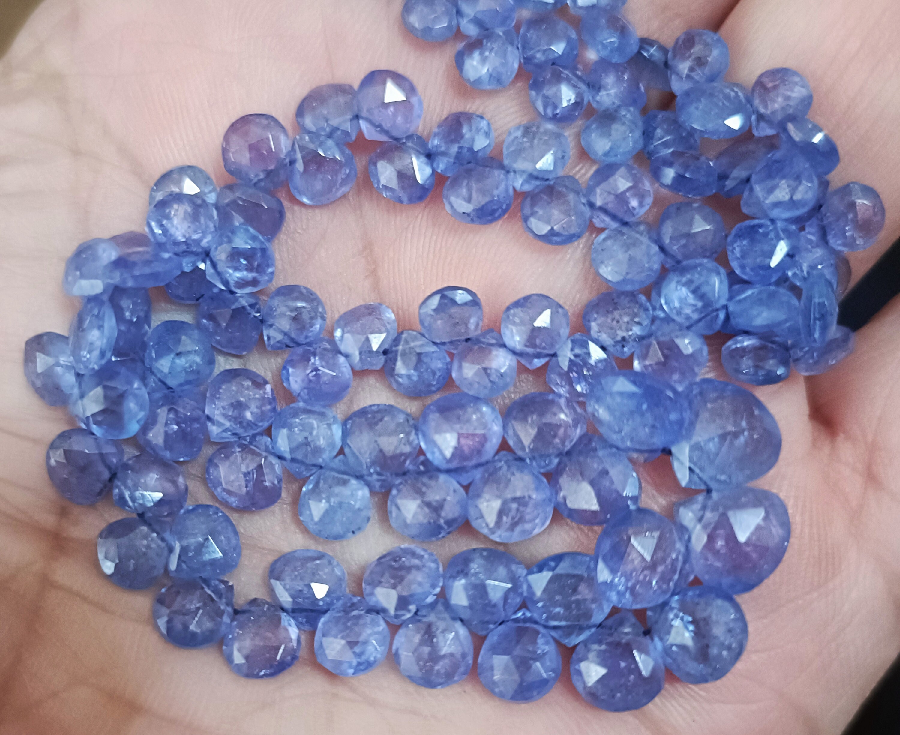 7 Inches Strand,finest Quality,natural Tanzanite Faceted Heart Shaped Briolettes,size 5-4mm 7 Inches Strand,finest Quality,natural Tanzanite Faceted Heart Shaped Briolettes,size 5-4mm