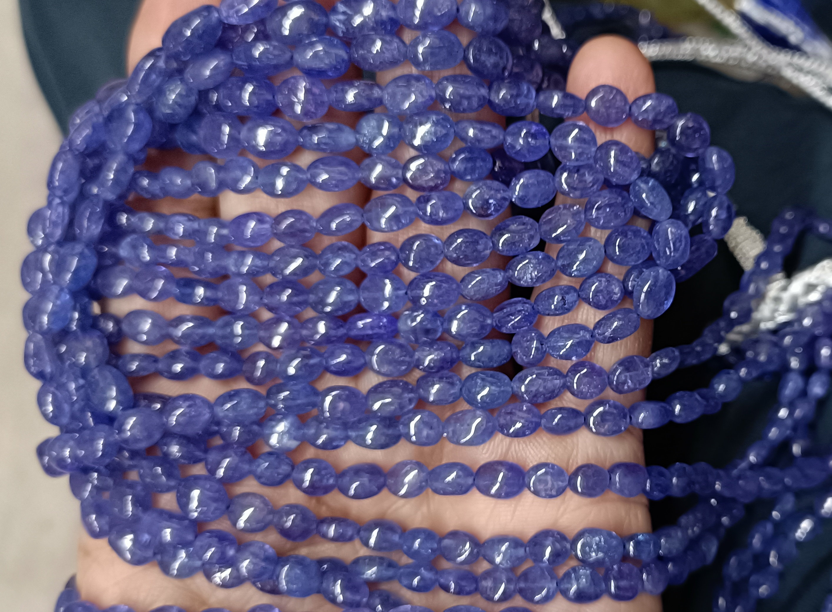 8 Inches Strand,finest Quality,natural Tanzanite Smooth Oval Beads,size 5-6mm