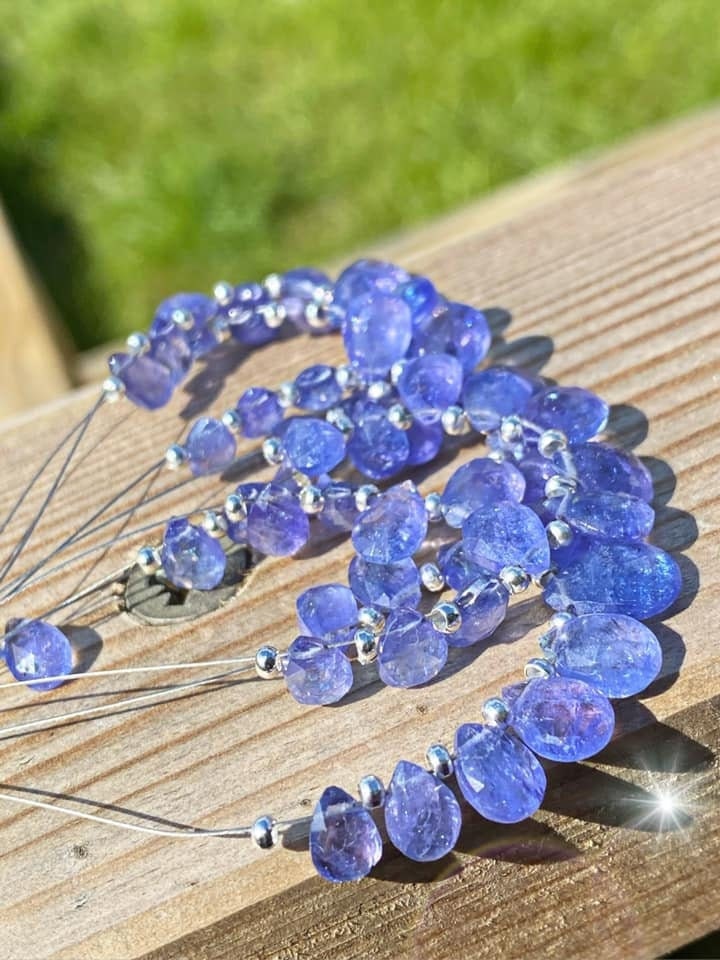Natural Rustic Tanzanite Hand Faceted Pear Teardrop Briolettes Beads Sparkling Fine Drops 4-6mm Approx Unmatched Natural Rustic Tanzanite Hand Faceted Pear Teardrop Briolettes Beads Sparkling Fine Drops 4-6mm Approx Unmatched
