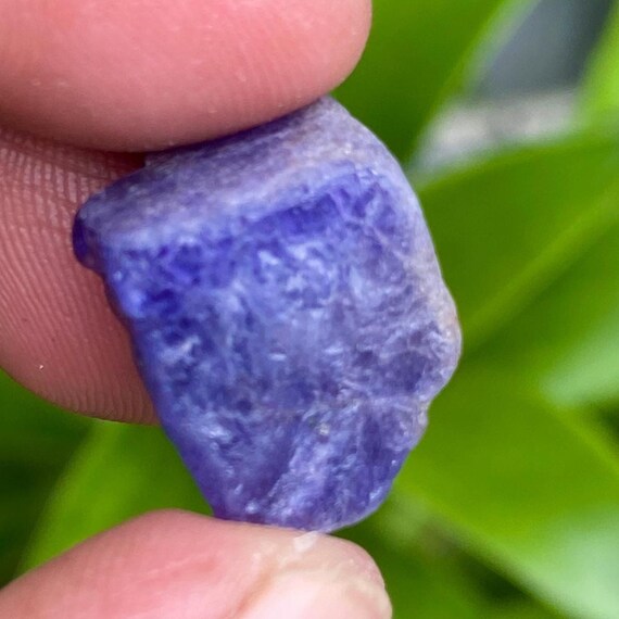 Raw Blue Tanzanite Gemstone: 26 Ct Crystal For Jewelry (15x13x12 Mm)