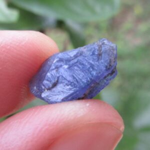 Raw Tanzanite Crystal Piece: Healing Stone, 6.80 Crt Raw Tanzanite Crystal Piece: Healing Stone, 6.80 Crt