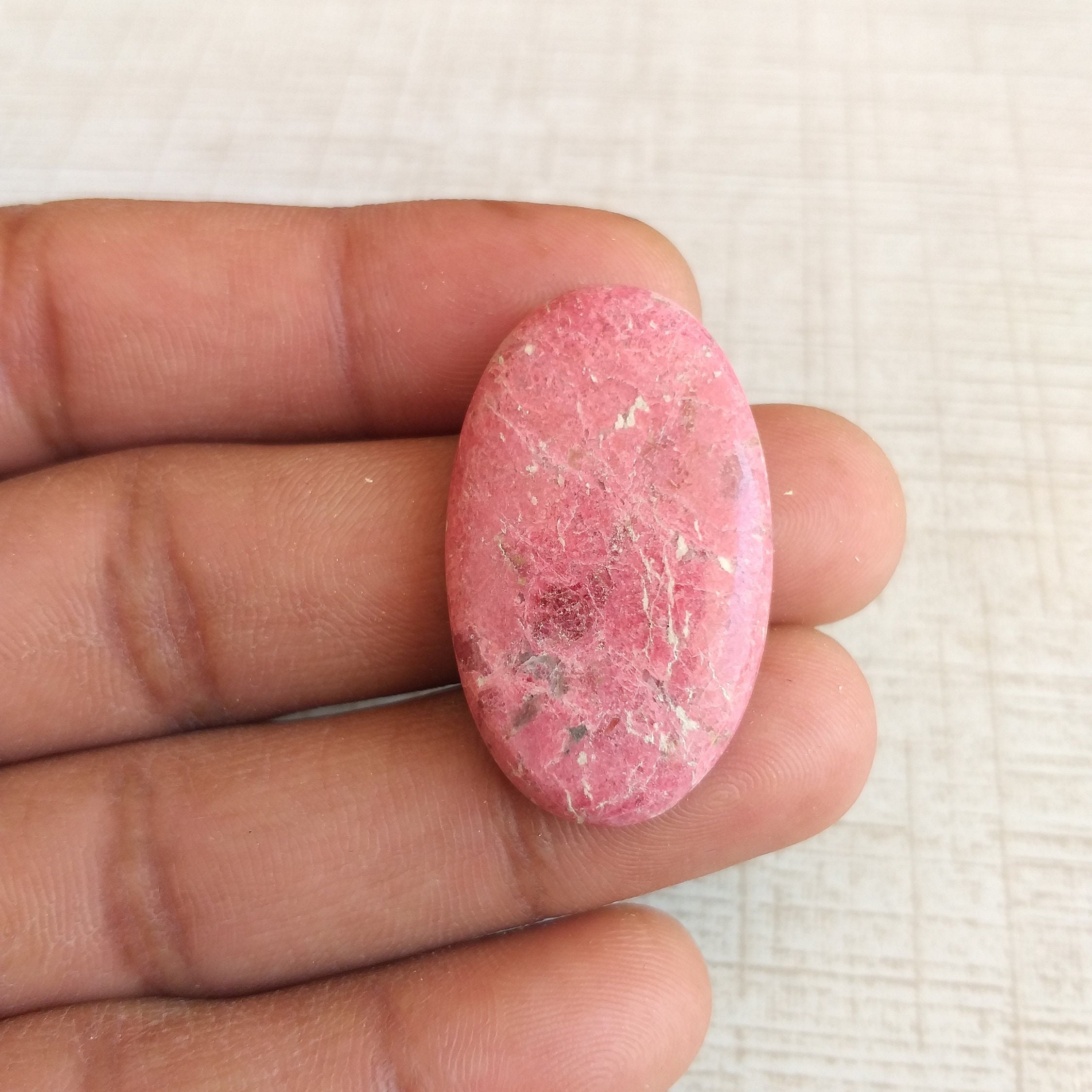 Oval Thulite Stone Cabochon: 38.8 Carat Gemstone (35x21x5 Mm Oval Thulite Stone Cabochon: 38.8 Carat Gemstone (35x21x5 Mm