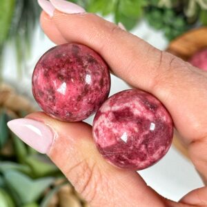 Thulite Mini Sphere | 25mm | - No. 552 (polished Red Crystal Ball, Heart Chakra, Healing Stone)