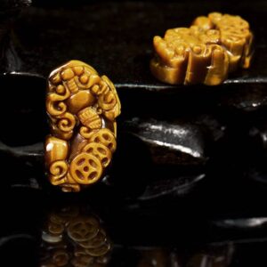 Yellow Tiger Eye, 1 Pair, they Are Symmetrical, Carved Brave Troops, random Delivery, gemstone Pendants 20x37mm