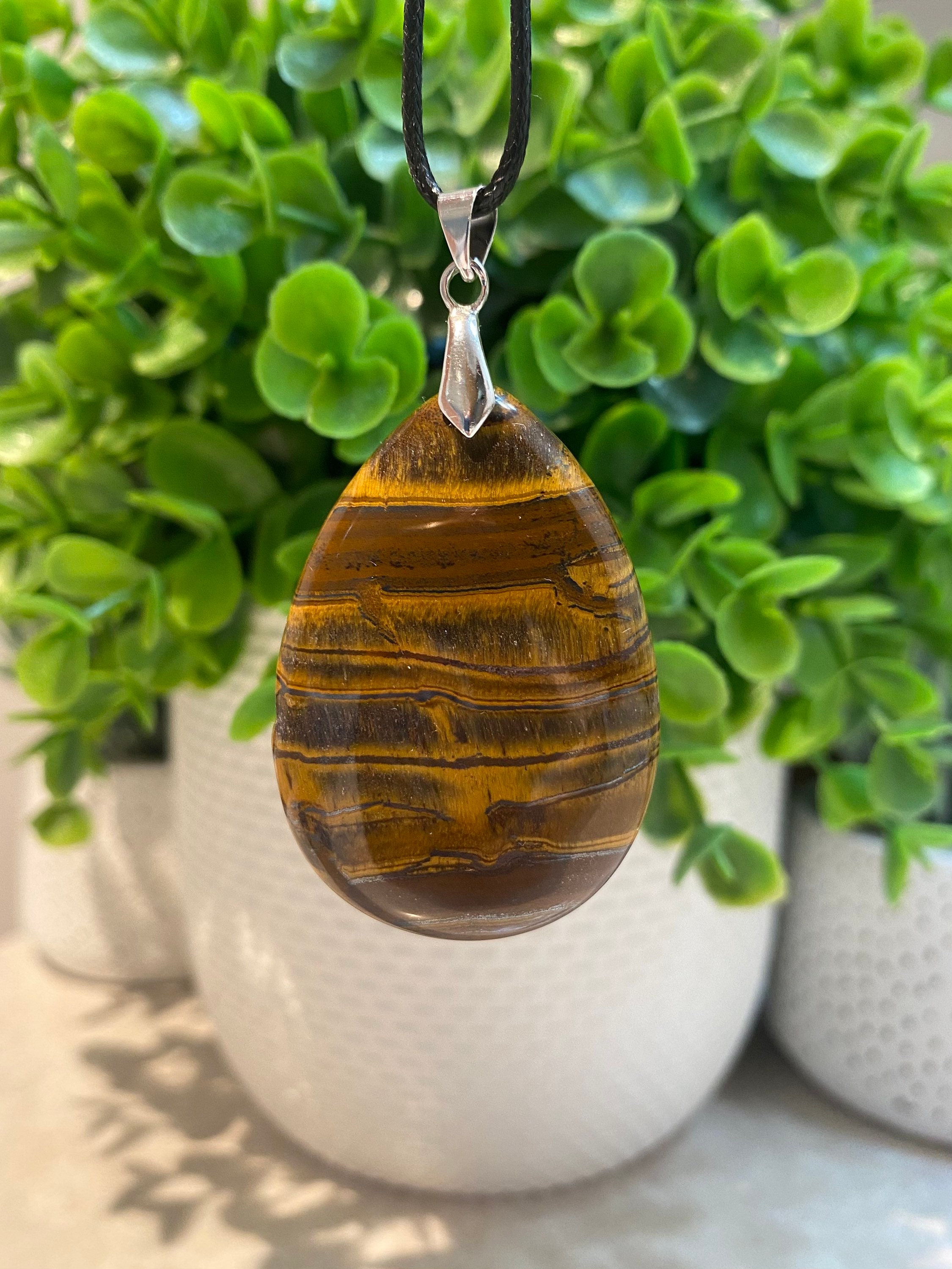 Natural Brown Tigers Iron Pendant Necklace