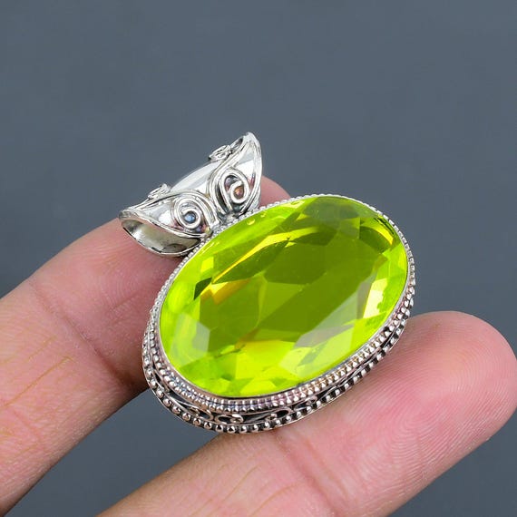 Handmade Lemon Topaz Pendant: Vintage Sterling Silver Gemstone Jewelry Handmade Lemon Topaz Pendant: Vintage Sterling Silver Gemstone Jewelry