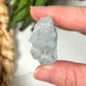 Blue Topaz | 15g | - #2 (raw Crystal Specimen, Throat Chakra, Healing Stone, Peace)