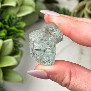 Blue Topaz | 14g | - #6 (raw Crystal Specimen, Throat Chakra, Healing Stone, Peace)