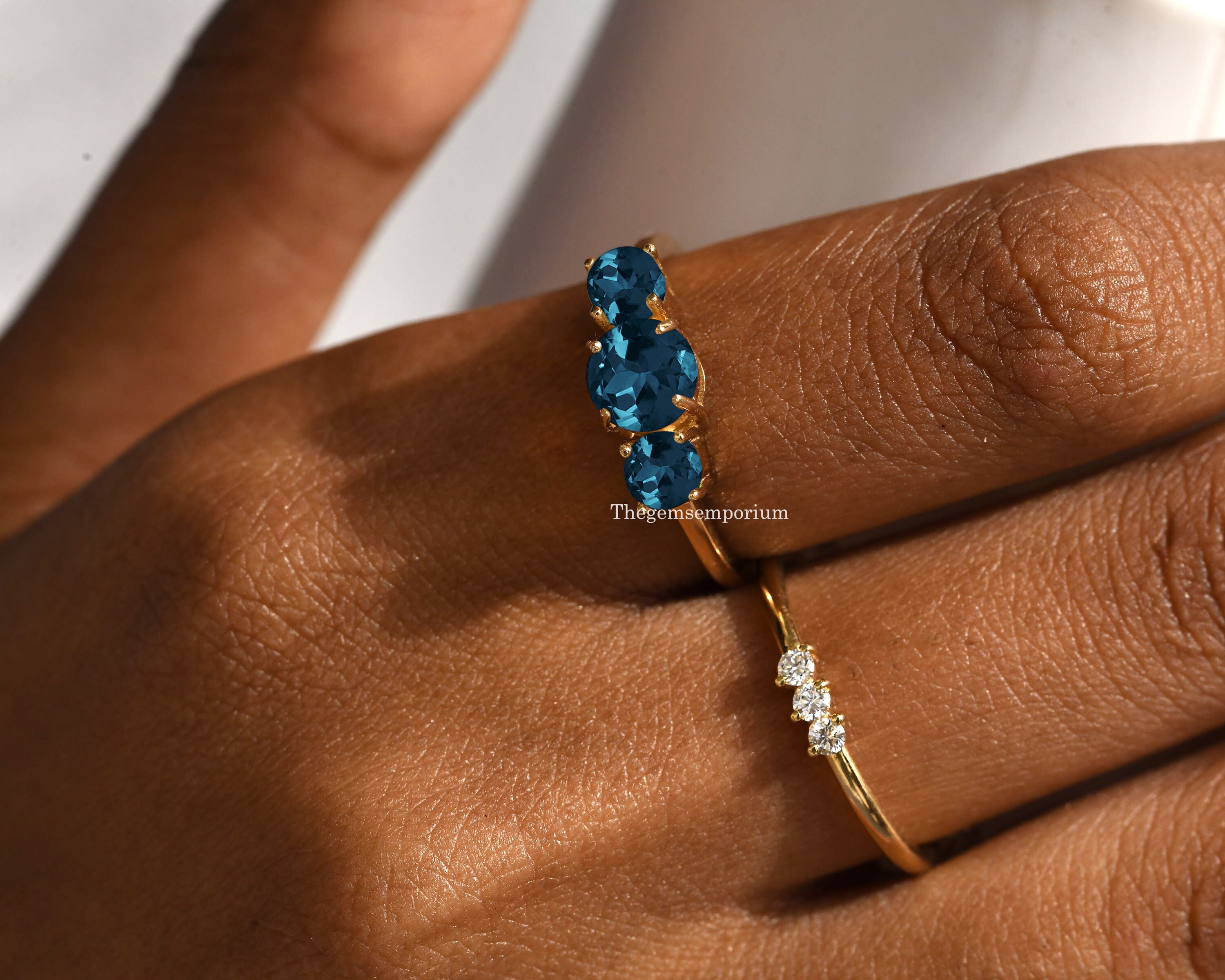 Natural London Blue Topaz Ring,round Cut Topaz Wedding Ring,three Stone Ring,dainty Topaz Ring,minimalist Promise Ring,blue Gemstone Ring Natural London Blue Topaz Ring,round Cut Topaz Wedding Ring,three Stone Ring,dainty Topaz Ring,minimalist Promise Ring,blue Gemstone Ring