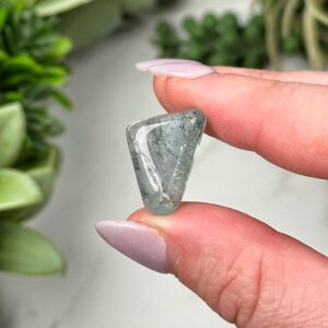 Blue Topaz Mini Freeform | 3g | - #6 (polished Crystal Chunk, Throat Chakra, Healing Stone, Peace)